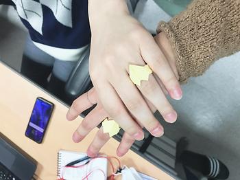 The couple ring of a poor student couple 이미지